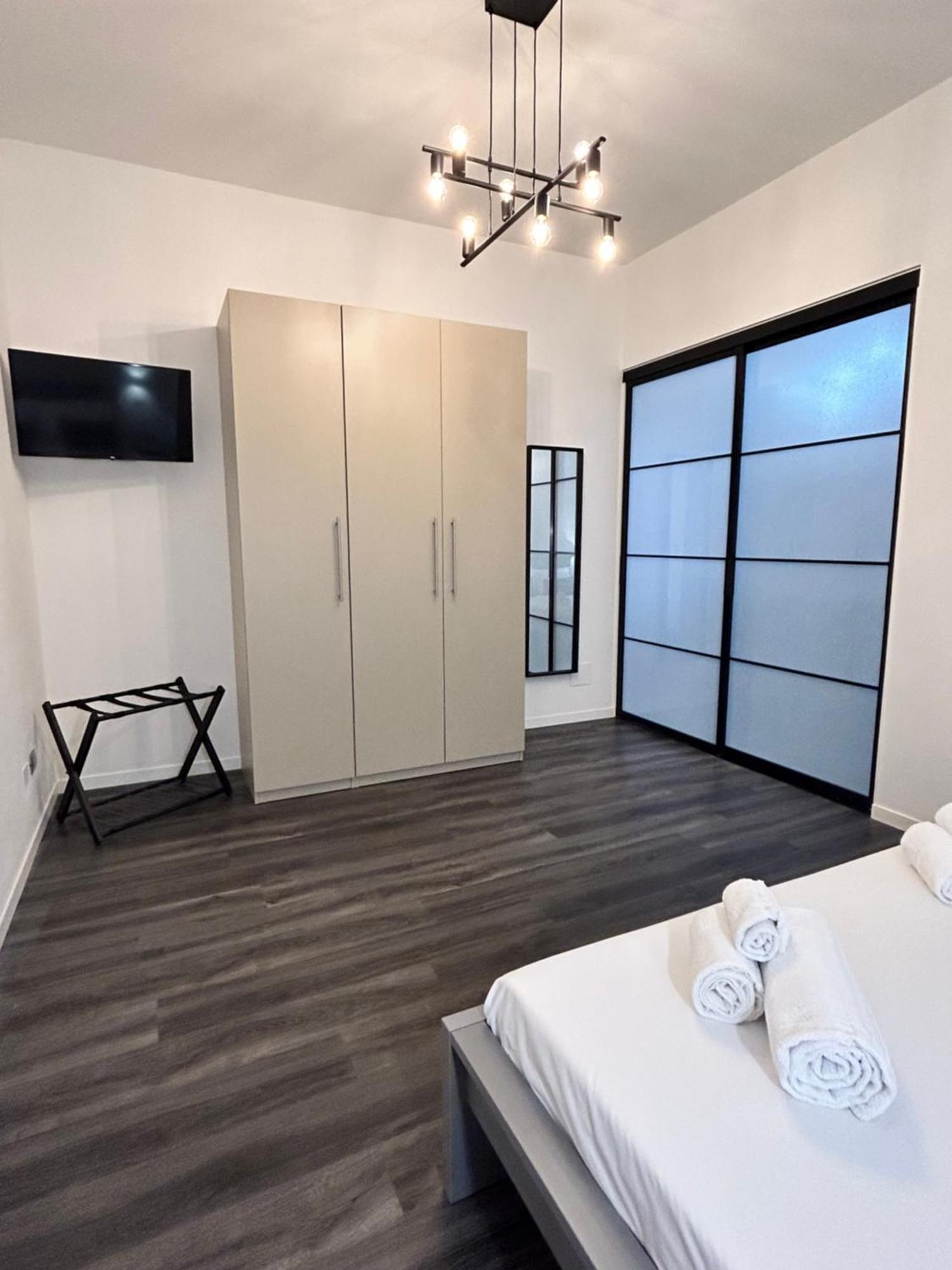 Tezone Seven Apartments Верона Экстерьер фото